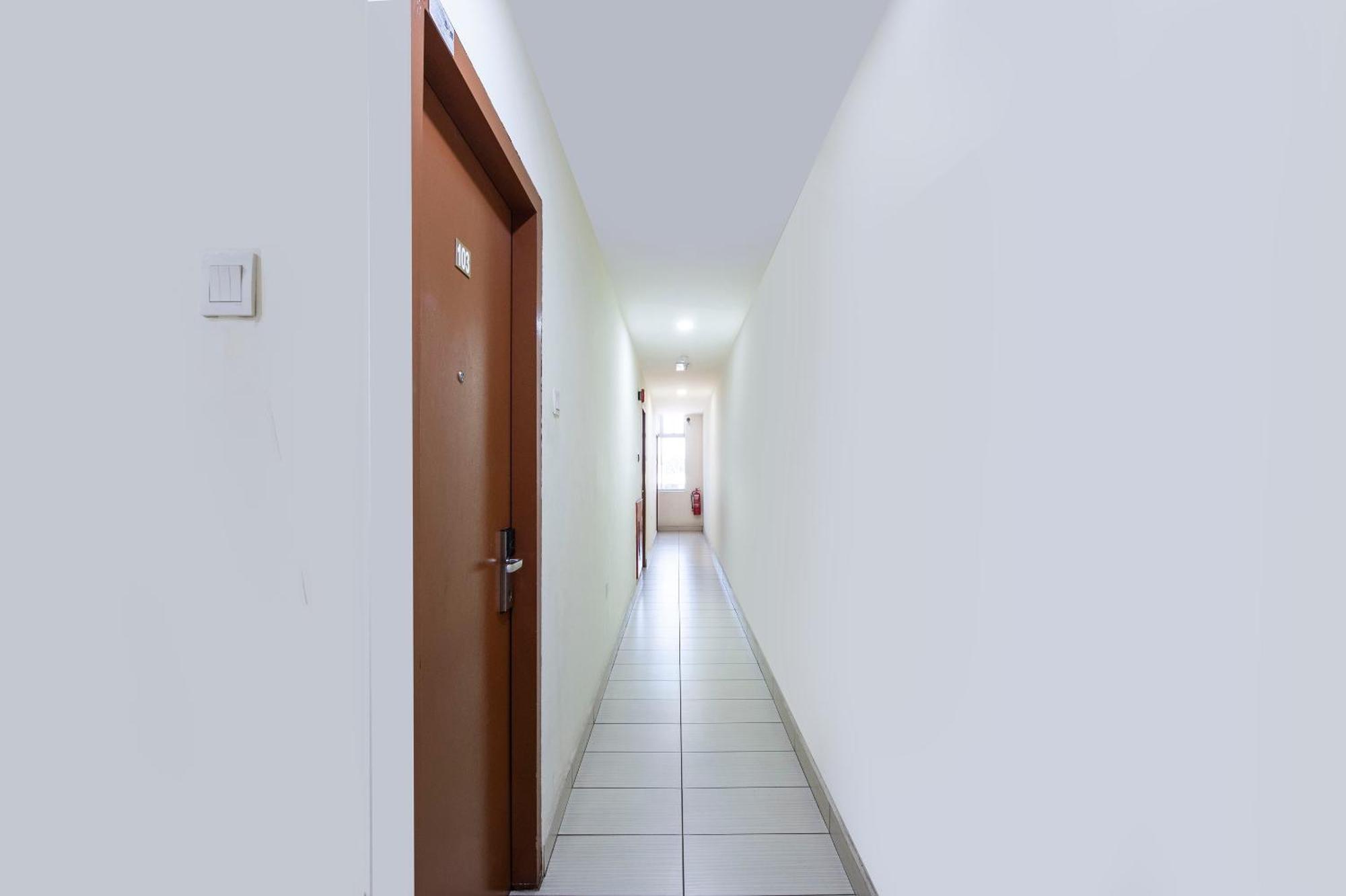 Super Oyo 90385 H3 Hotel Yong Peng Zewnętrze zdjęcie